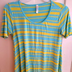 Small lularoe perfect tee